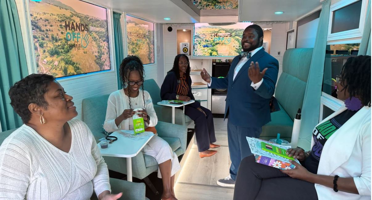 Woods created the Teal Mobile