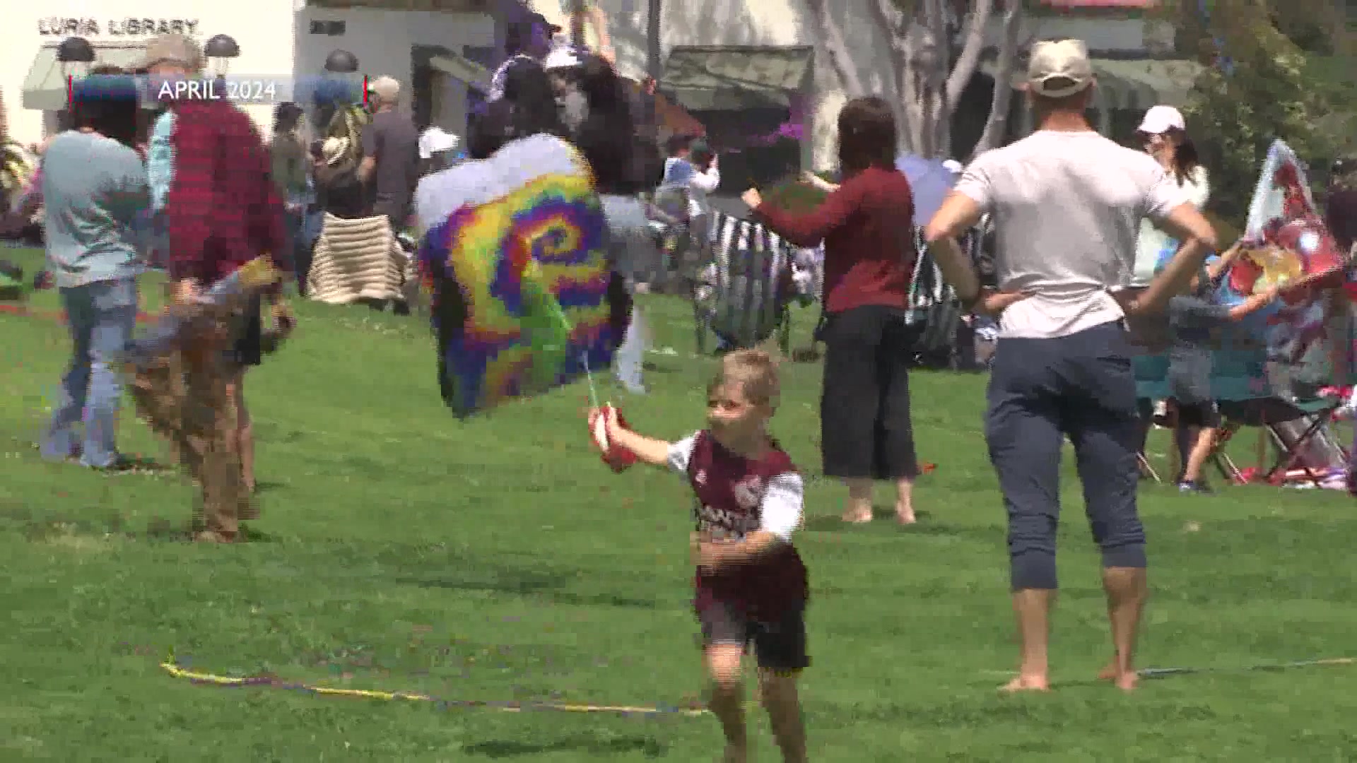 Rain Delays Kite Festival for One Week