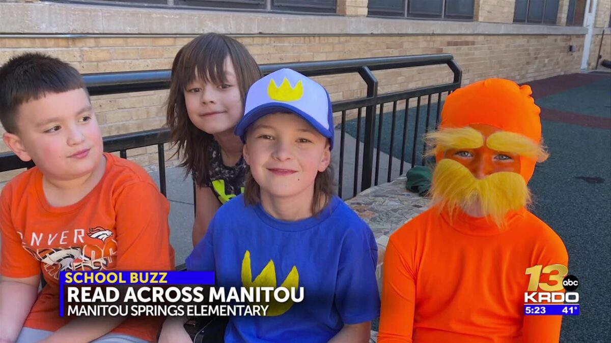 The School Buzz: Read Across Manitou celebrating books is a huge hit