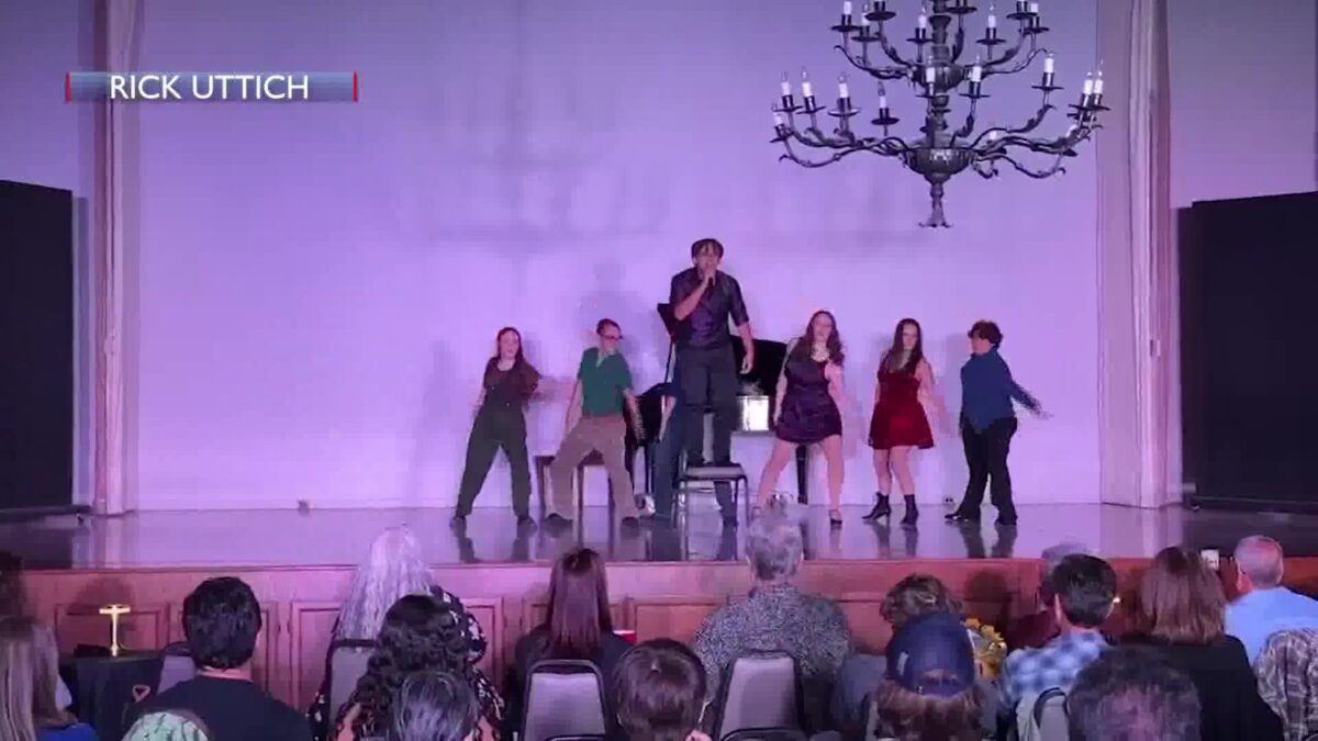 Twin Flame Creative Collective performs first show entitled “The Starving Artist”