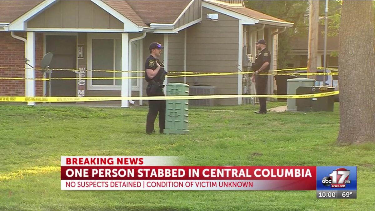No suspect in custody after stabbing in central Columbia