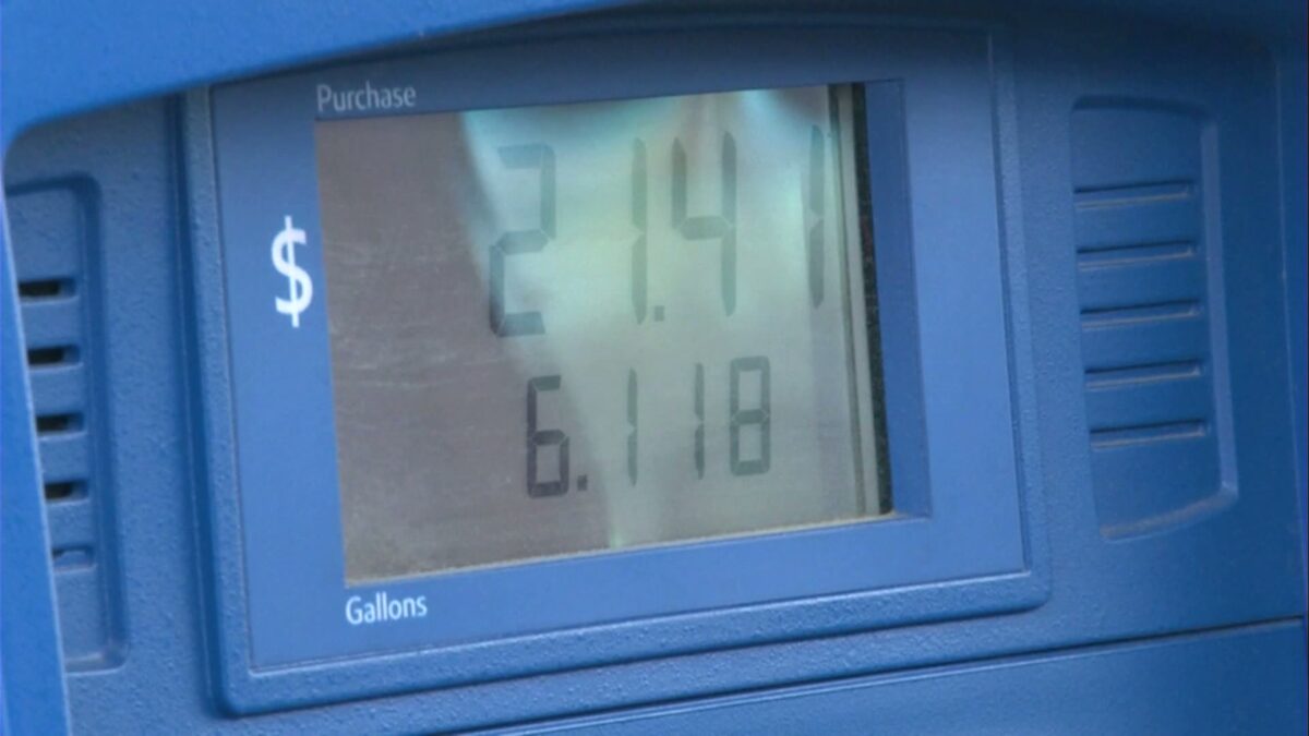 Gas prices in Oregon and US rise
