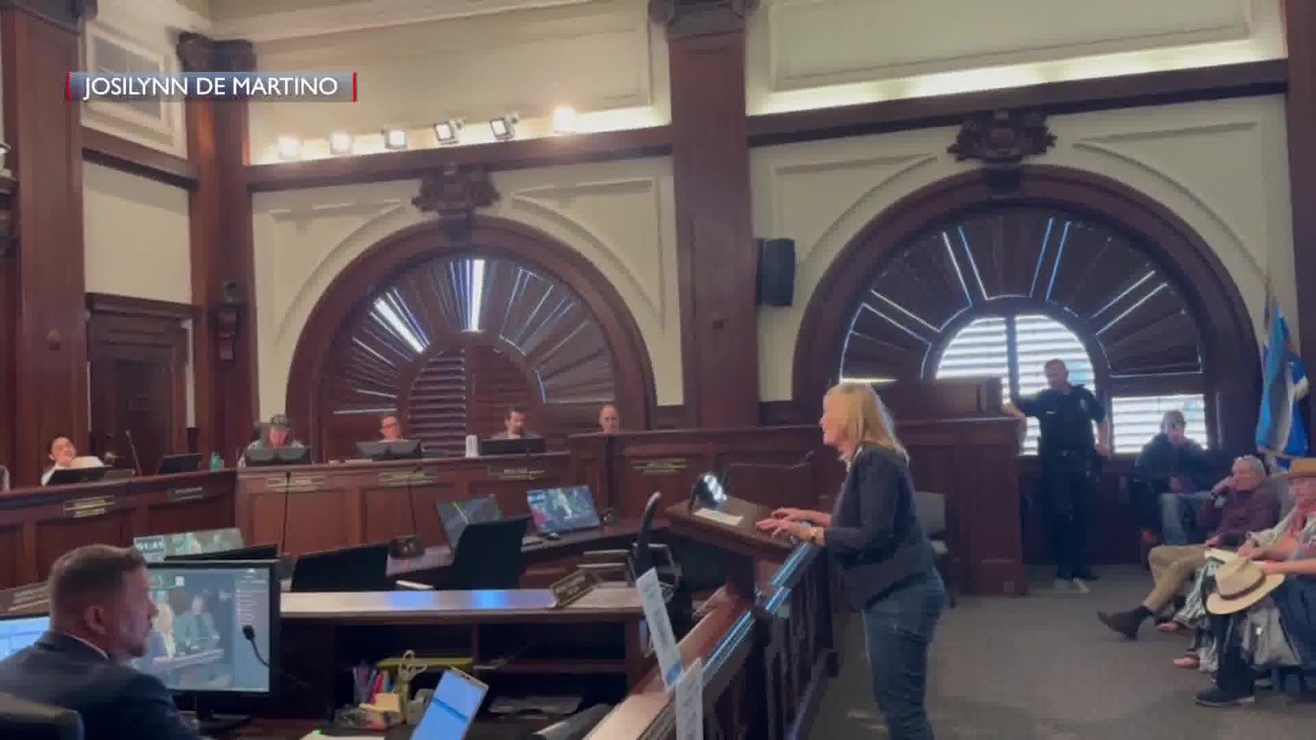 Business owners urge Ventura to reopen Main St.