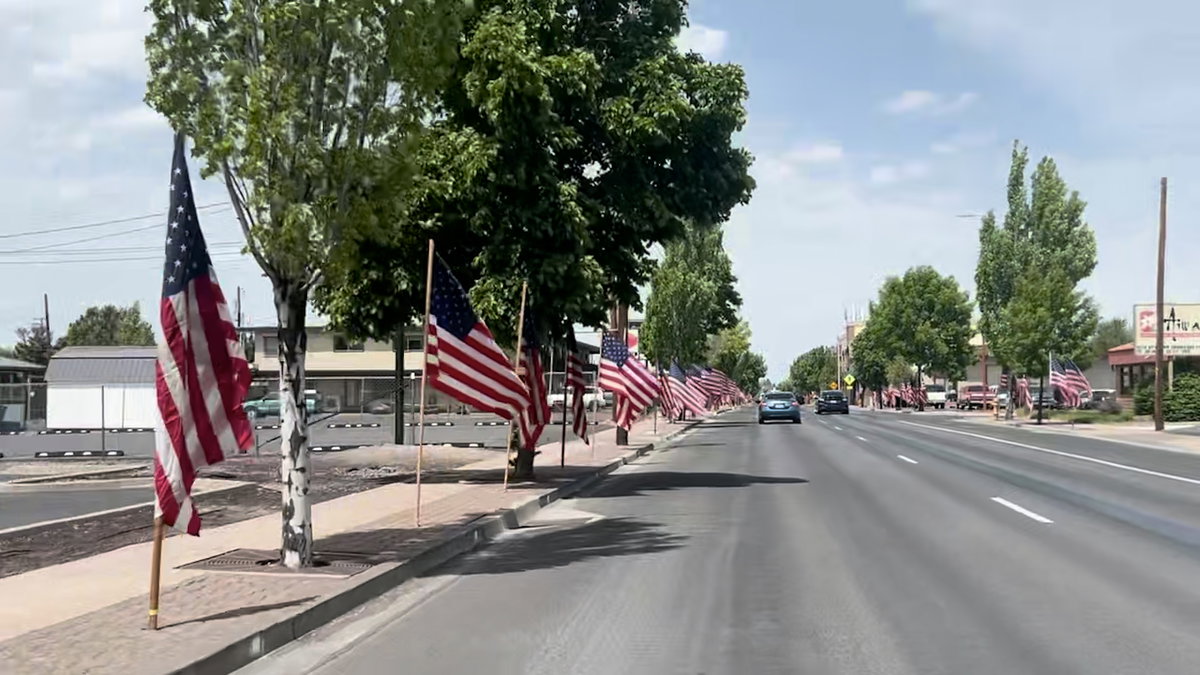 Redmond honors fallen service members with Memorial Day ceremonies and flag displays