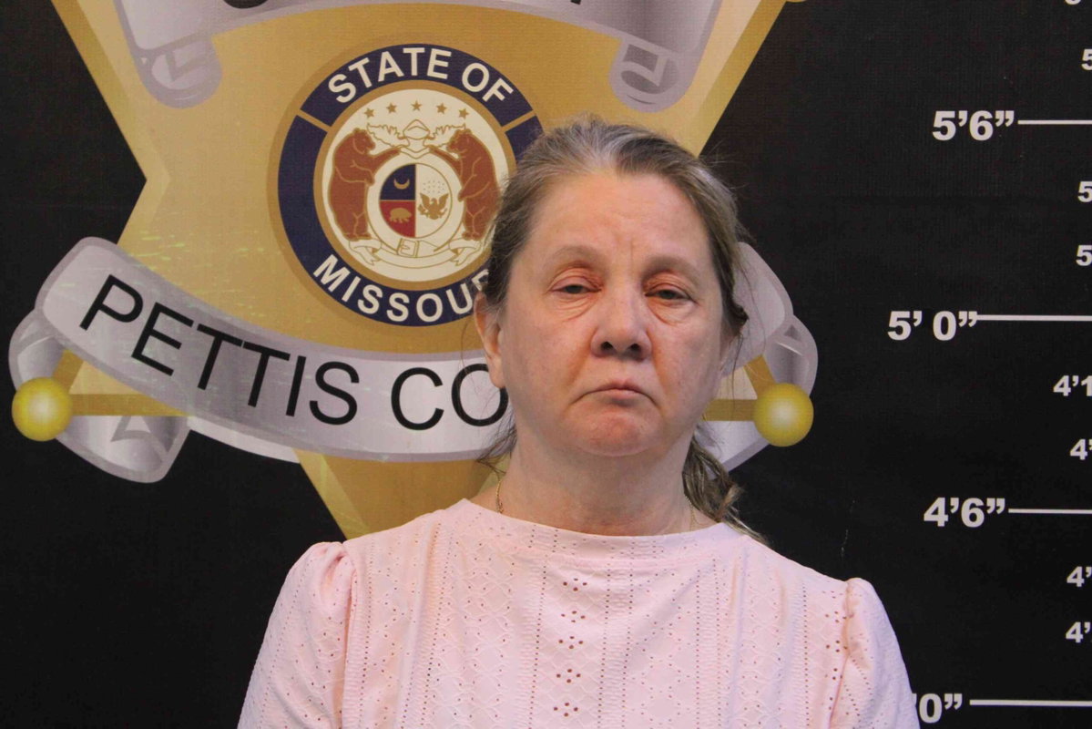 St. Joseph woman accused of kicking 7-year-old into Sedalia pool