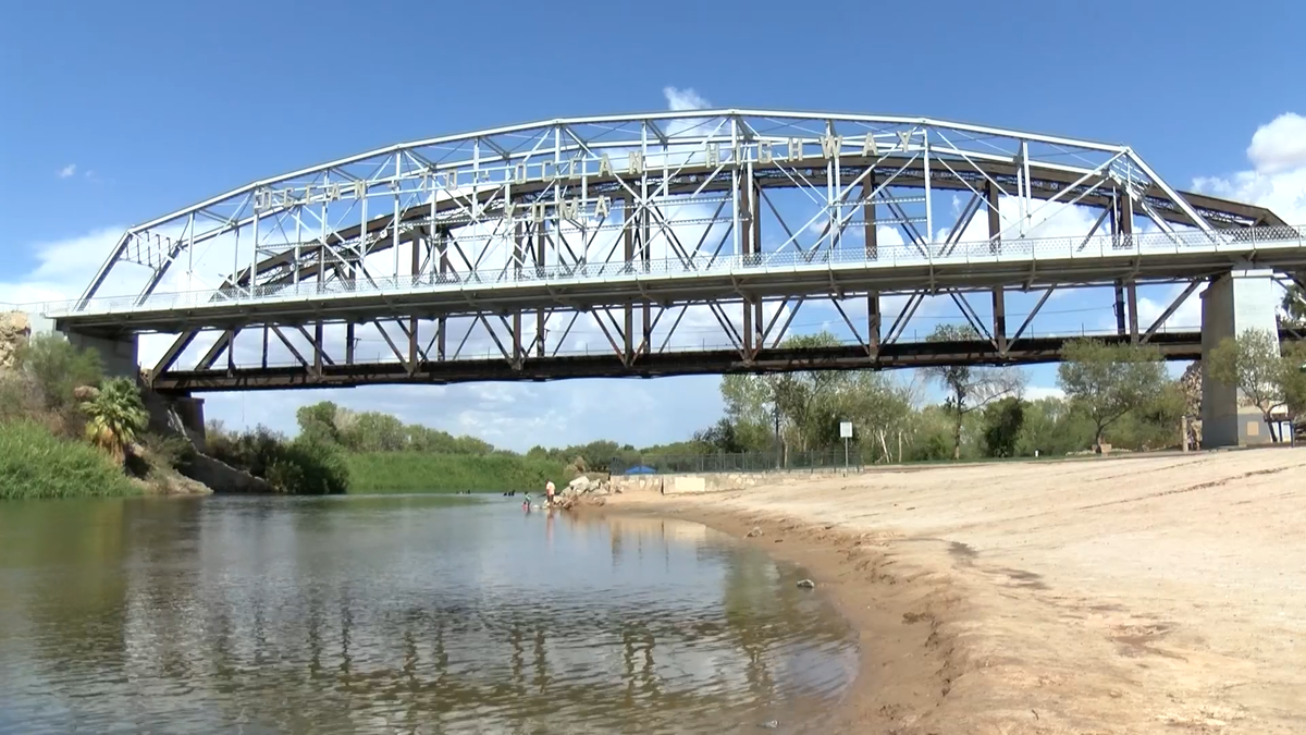 Volunteers needed for beach cleanups along the Colorado River