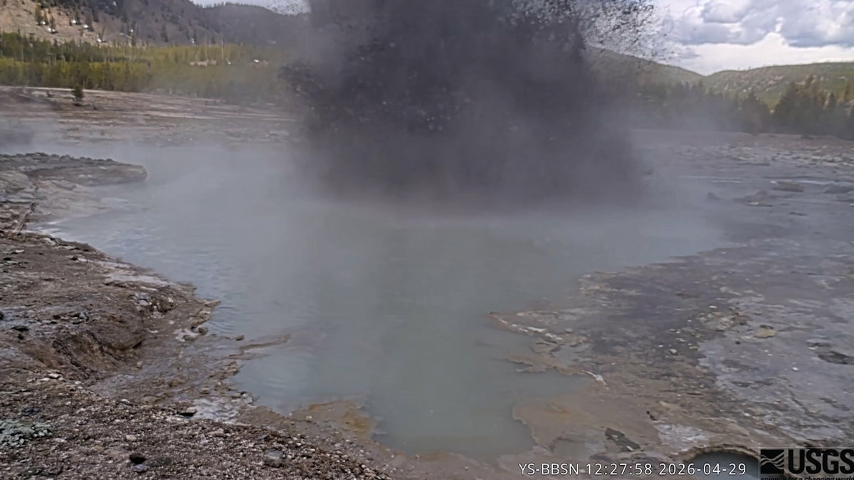 USGS: Webcam records largest Black Diamond Pool eruption since 2024 explosion