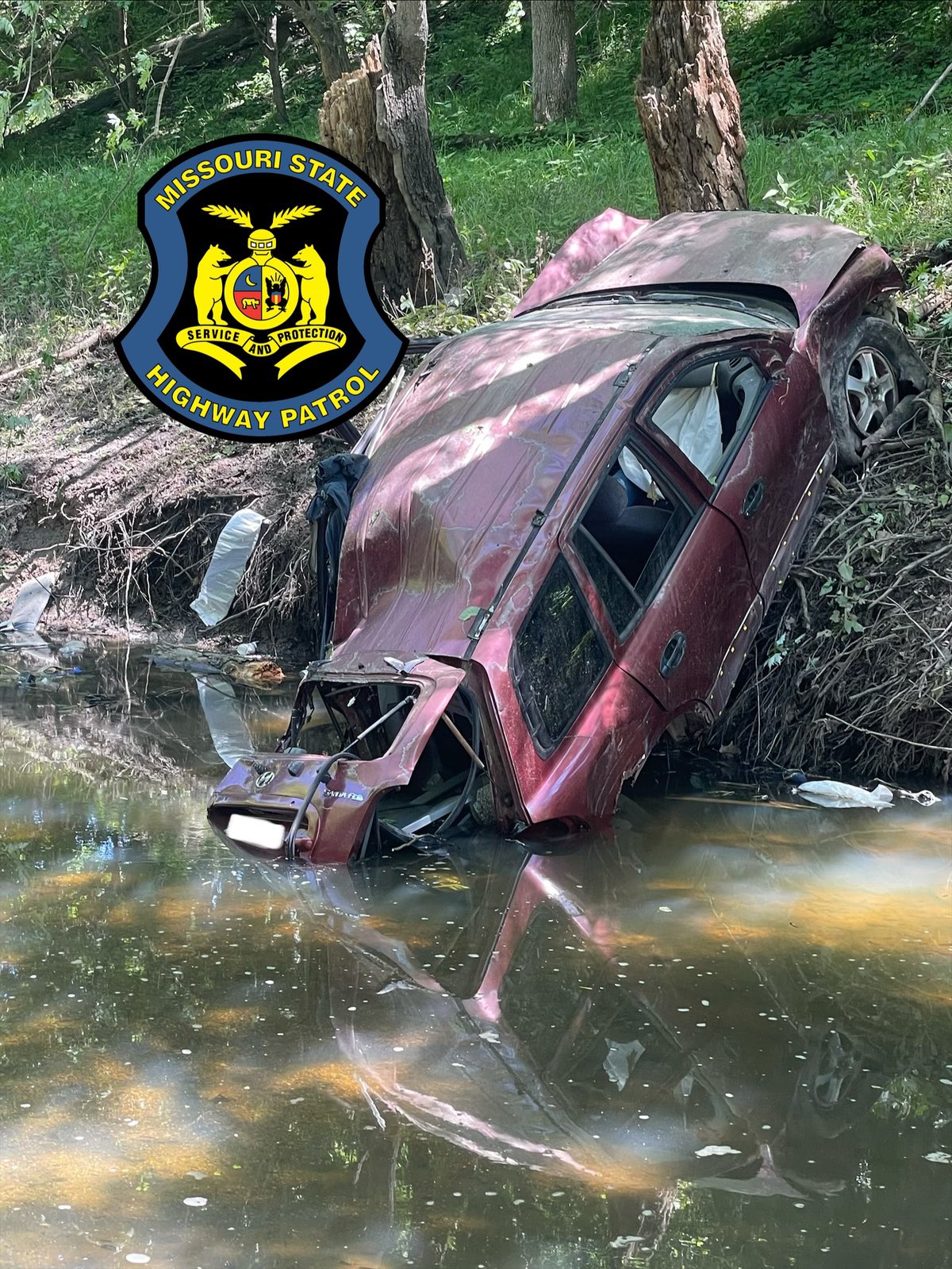 2 dead after single-vehicle crash in Hermann