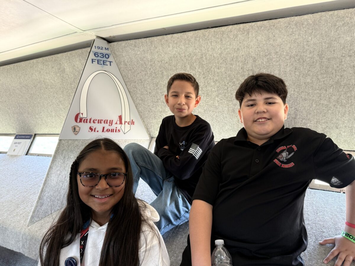 Good Vibes Only: Borderland trio takes on robotics world championships in St. Louis