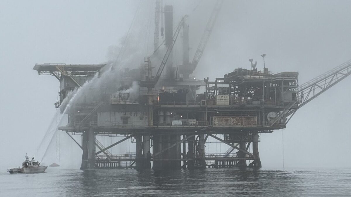 A fire was reported Monday morning on the natural gas platform "Habitat" off the coast of Santa Barbara.
