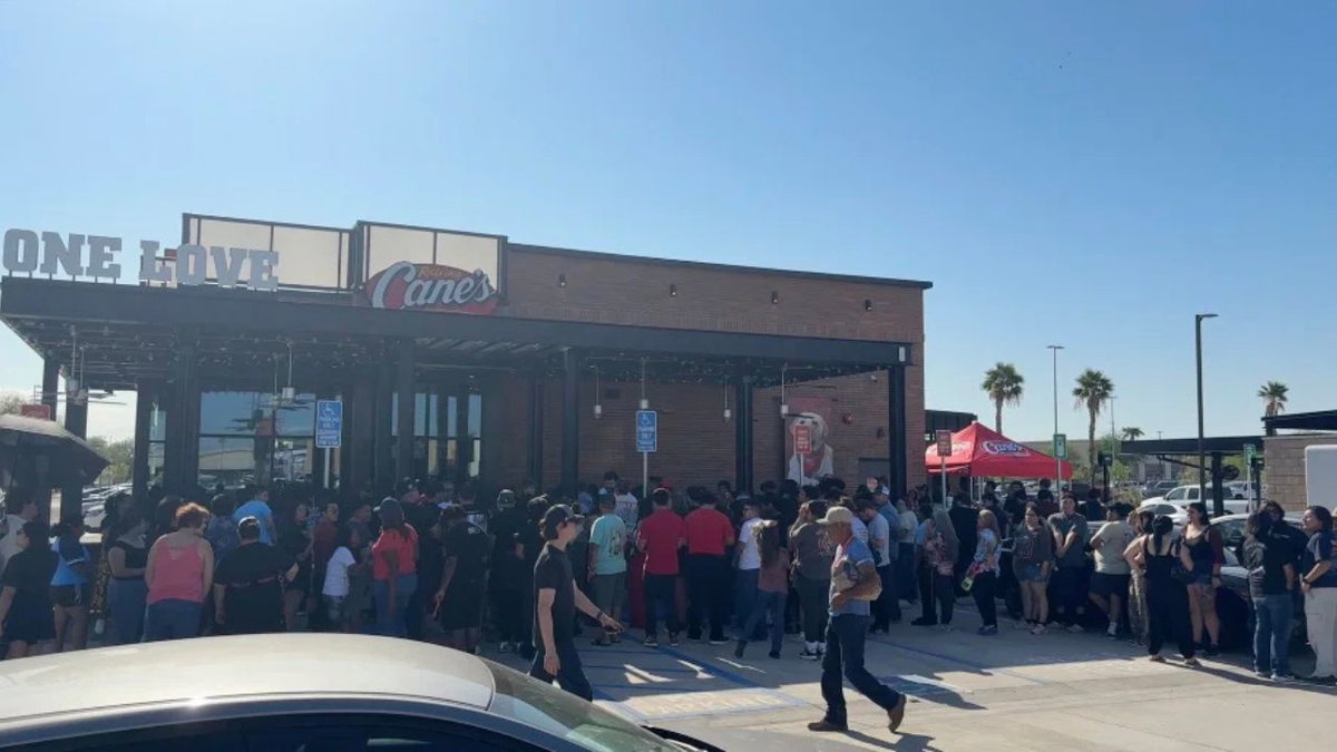 El Centro welcomes Raising Cane’s with open arms and long lines
