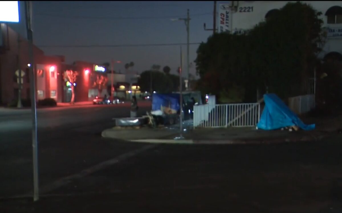 Officers from the Los Angeles Police Department cleared a rat-infested homeless encampment in a Pico Union neighborhood on Thursday. But hours later