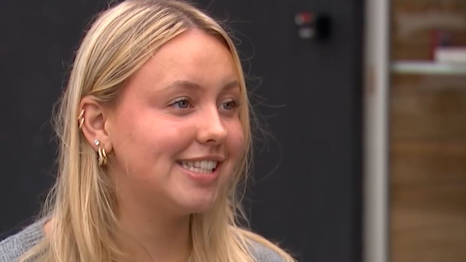 A waitress training for a future in medicine got a taste of hands-on experience when a customer suddenly collapsed outside a Long Island pizza shop while she was working.