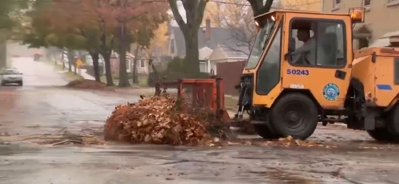 Milwaukee homeowners will need to bag their leaves this fall instead of sweeping them into piles or onto the street