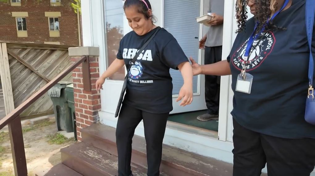Richmond high school seniors with disabilities are delivering Meals on Wheels through a DARS work-based learning program to build real-world life skills.