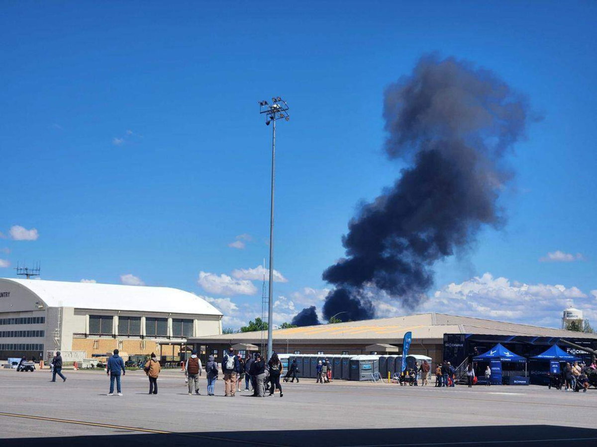 The US Navy lost $136 million worth of jets in an air show crash. Why risk it?