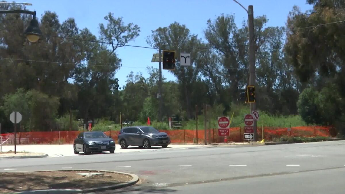 New Signal Light Installed to Manage Hwy 101 Construction Traffic