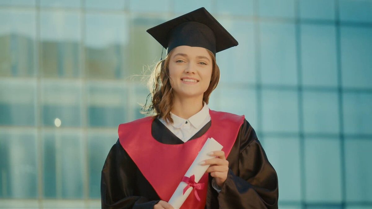 Better Business Bureau: How scammers target college students