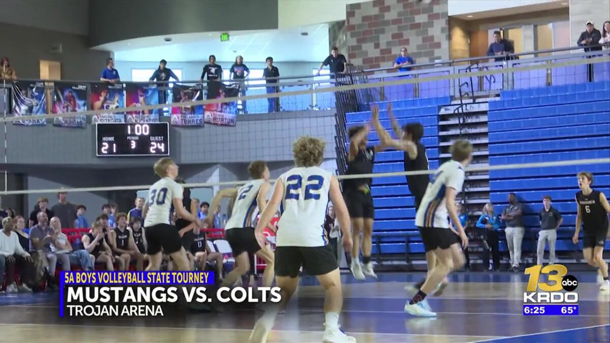 Boys state volleyball action featuring Discovery Canyon and Rampart