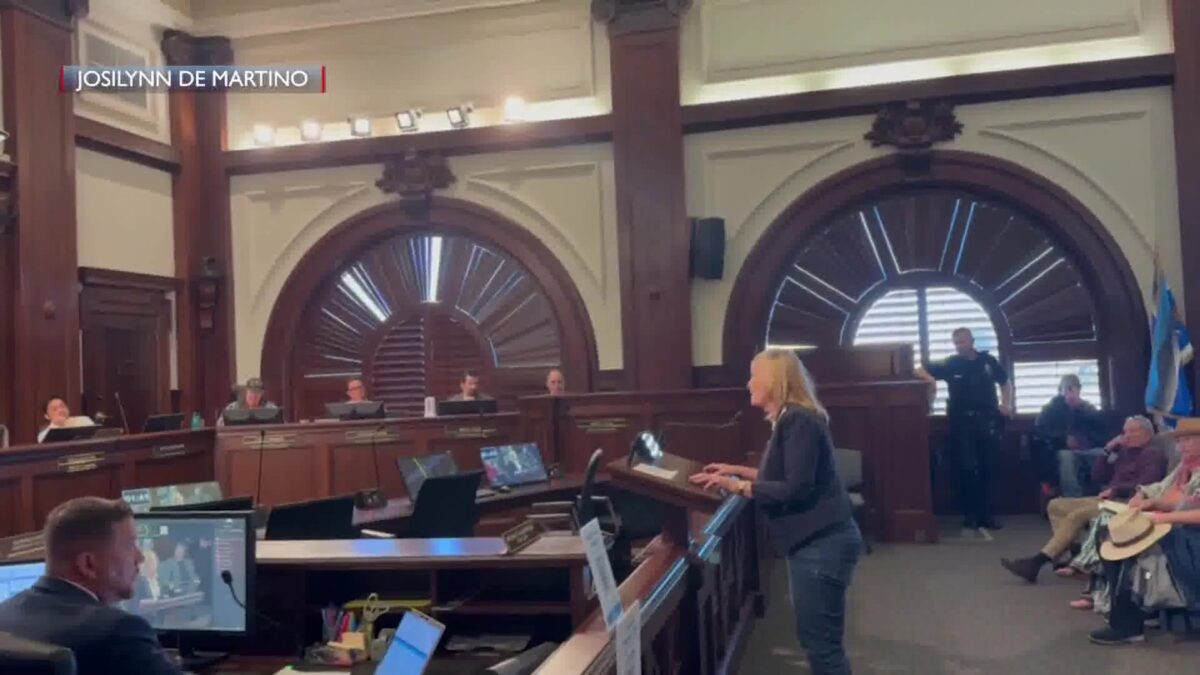 Business owners urge Ventura to reopen Main St.