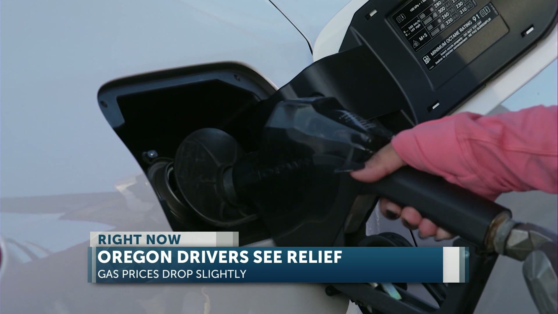 Gas prices fall slightly in Oregon