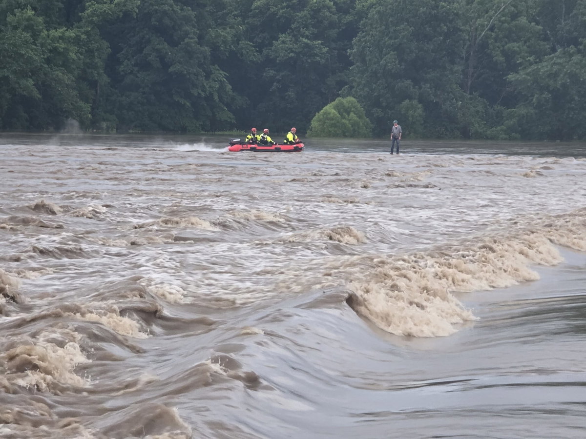 One person rescued from floodwaters in Cole County