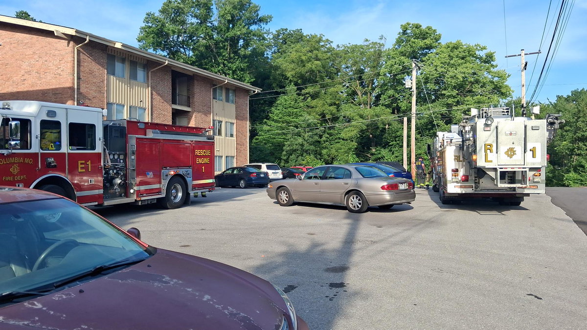 No injuries reported in apartment balcony fire