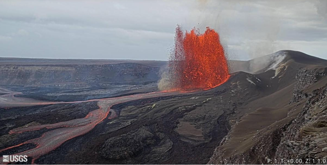 Kīlauea Volcano began a new eruptive episode early Monday morning