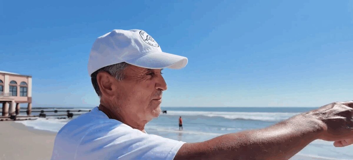 The man who saved a girl from a rip current late last year has received a major honor.