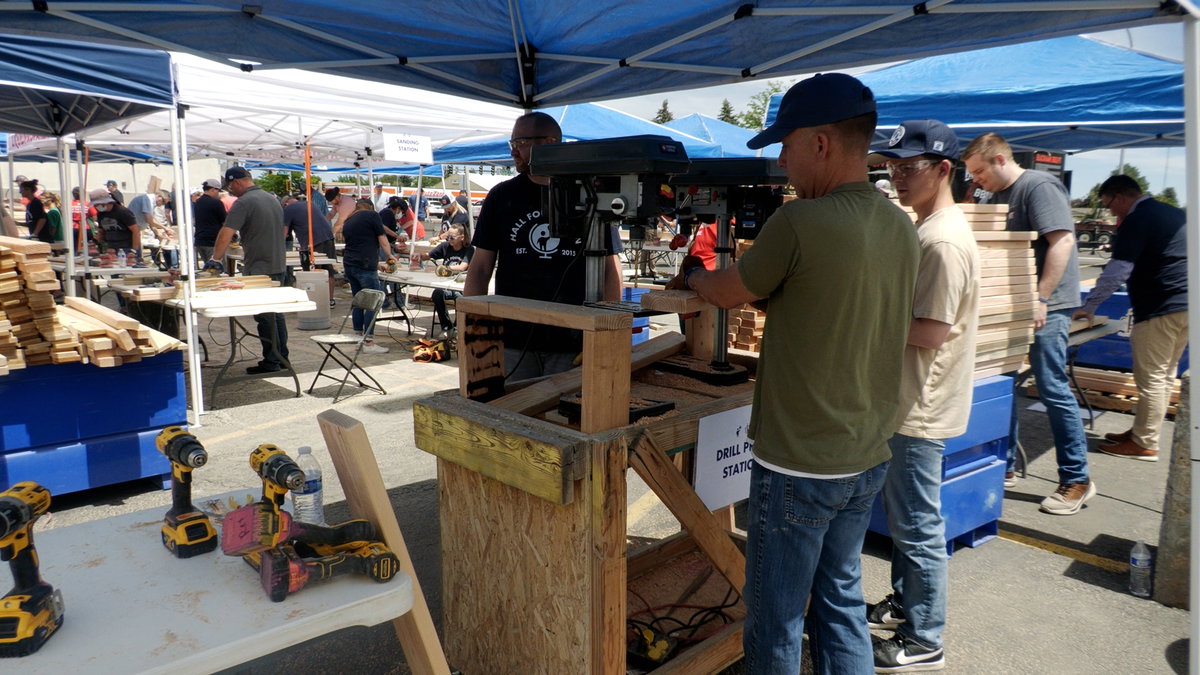 Volunteers unite to build beds for eastern Idaho children