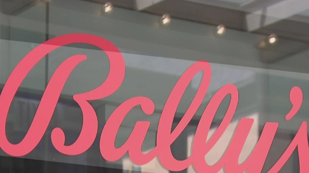 Bally's casino is warning Chicago aldermen it will sue the city if the City Council does not reverse its decision to legalize video gambling terminals in bars and convenience stores.