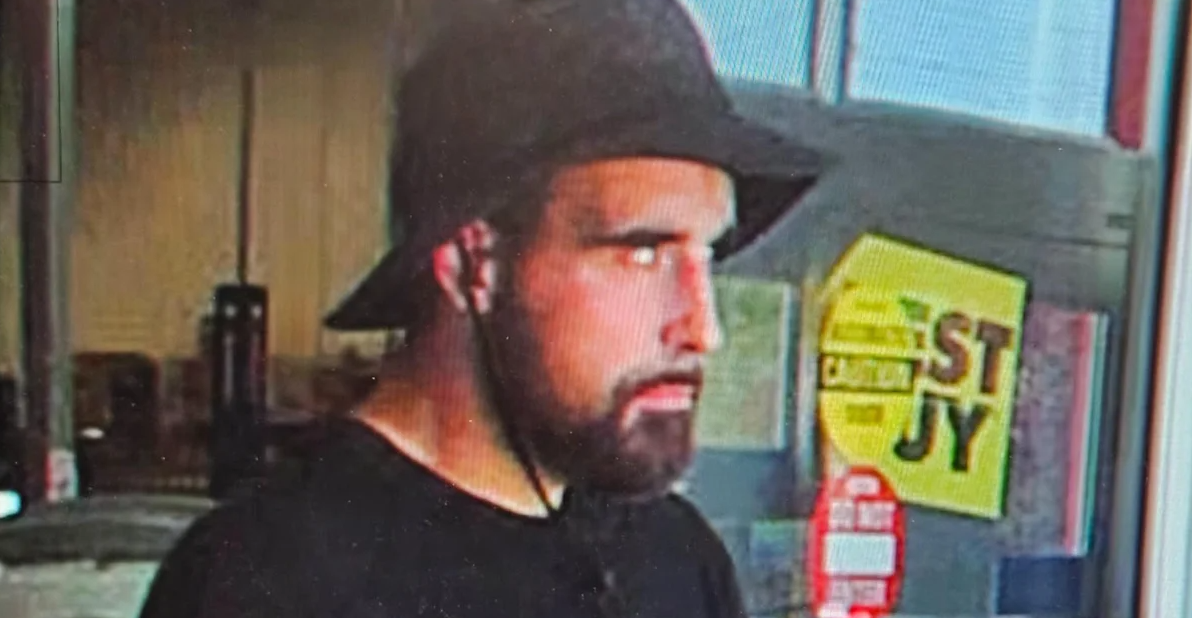 A purse theft suspect in Salem