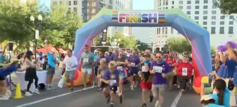 Hundreds of runners