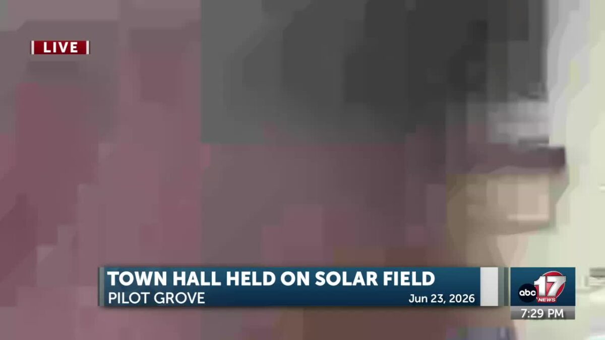 Pilot Grove residents pack town hall on solar field project