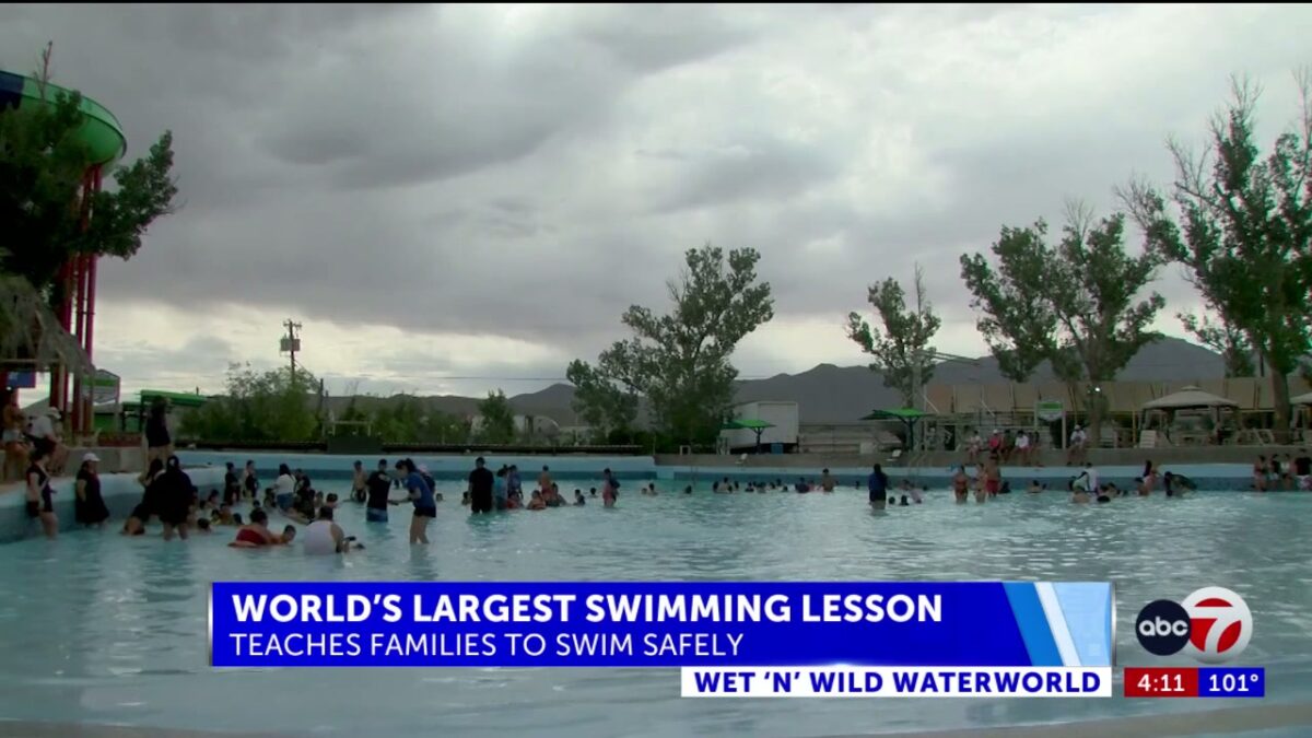 World’s Largest Swimming Lesson teaches families to swim safely at Wet ‘N’ Wild Waterworld