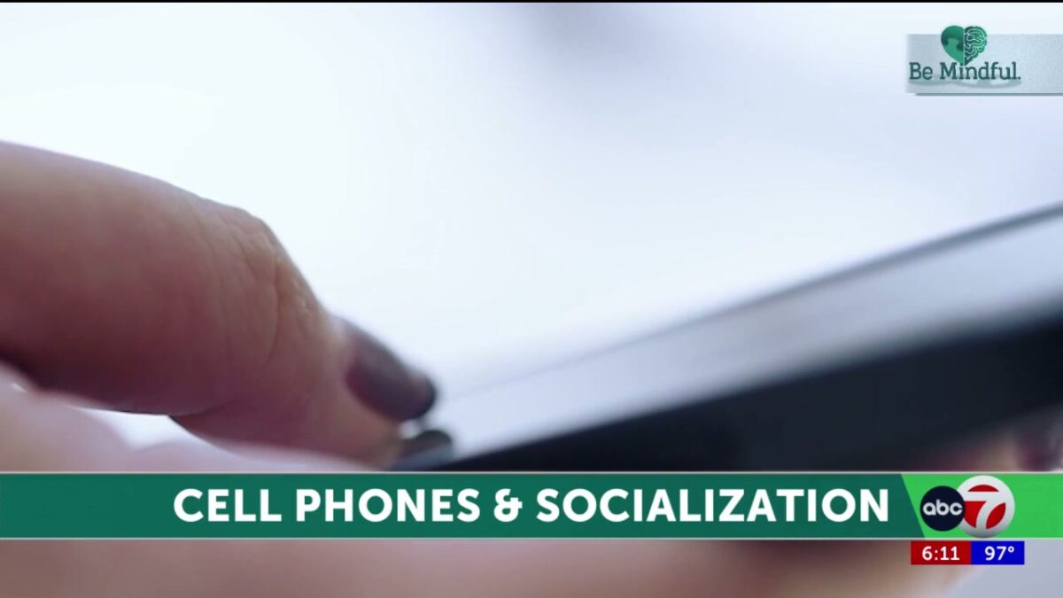 Study: cell phones impact socialization