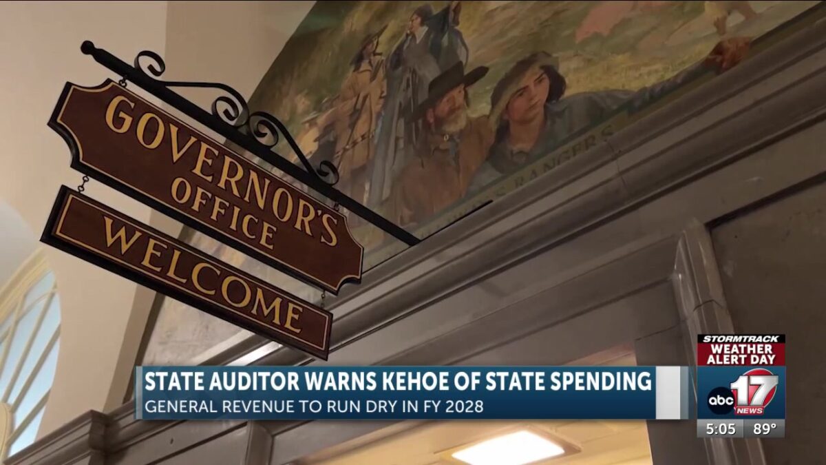 State auditor urges Kehoe to balance budget as Missouri continues to cut into reserves