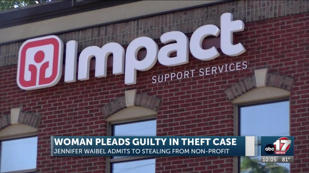 Woman gets probation in Boone County embezzlement case