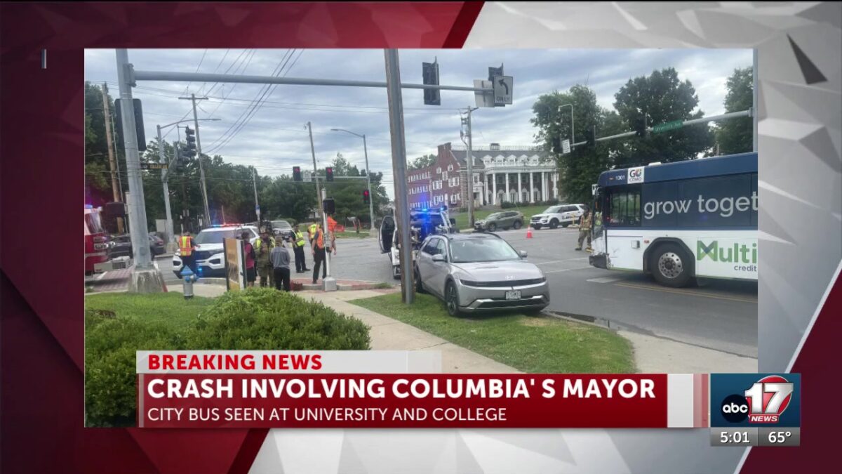 Columbia mayor involved in crash that shut down busy intersection