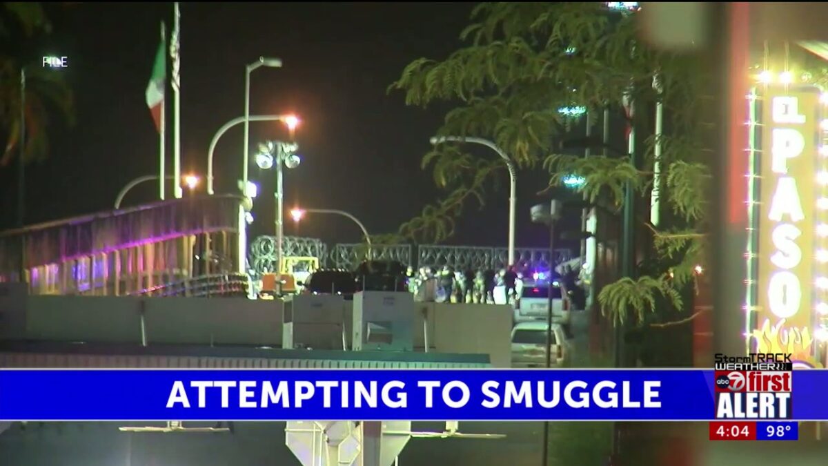 2 people accused of trying to smuggle people