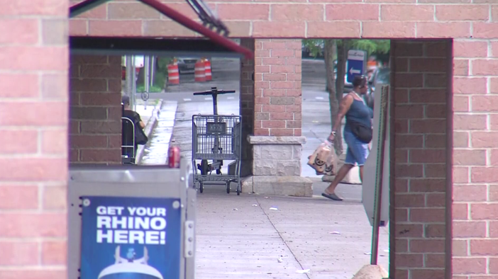 As grocery stores continue closing across Milwaukee