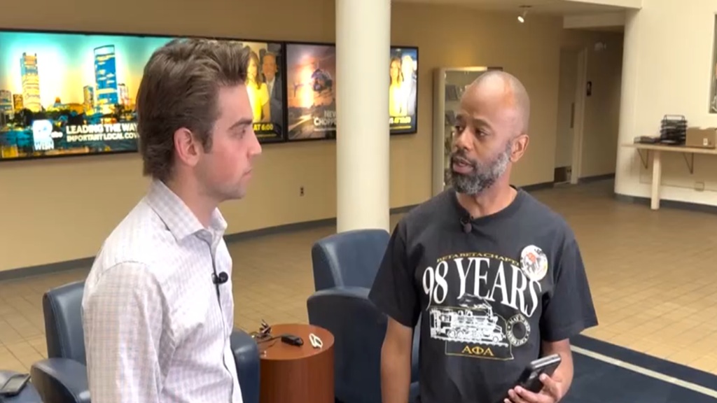 Milwaukee man receives texts about his stolen car.