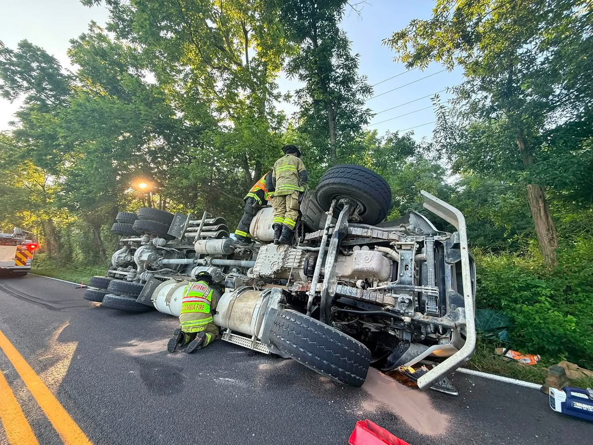 Part of St. Charles Road in Columbia closed due to crash