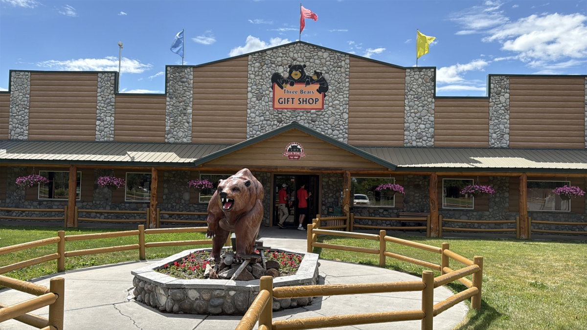 Yellowstone Bear World reopens after bomb threat evacuates wildlife park