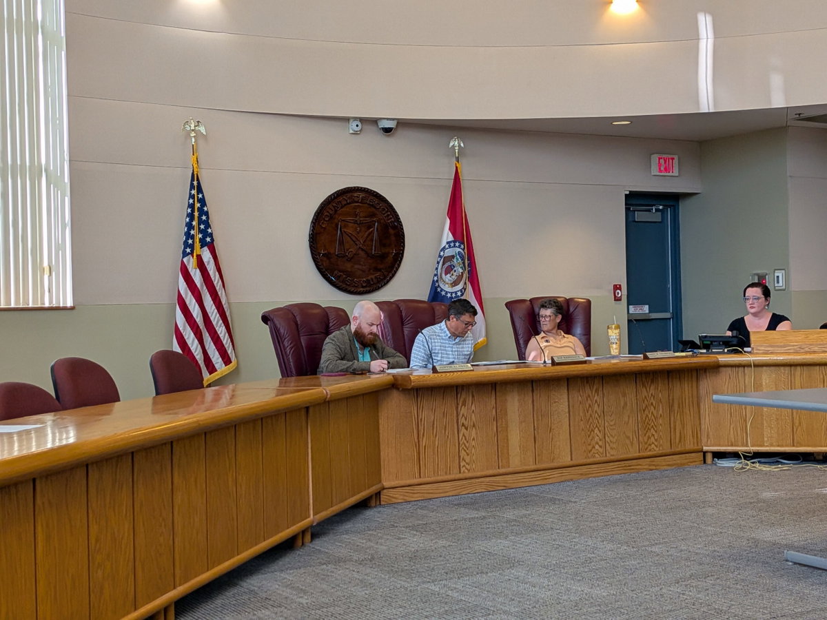 Boone County Commission passes $4.6 million contract for gravel road pavement