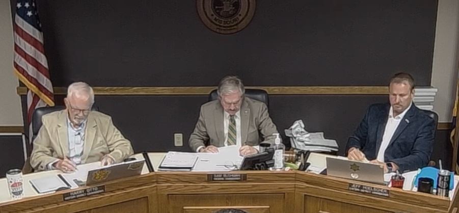 Cole County Commission approves contract for emergency communications study