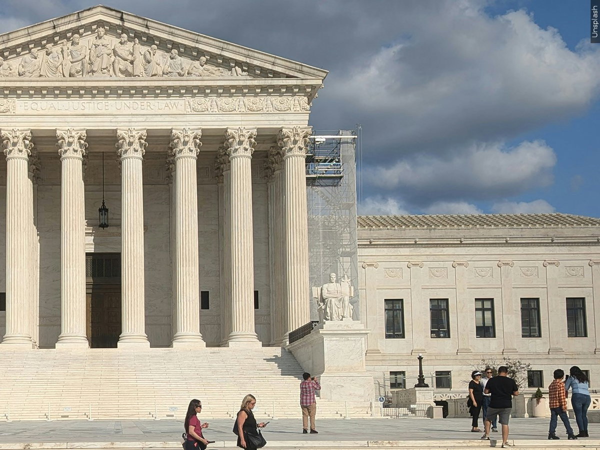 QUESTION OF THE DAY: Does the 14th Amendment guarantee birthright citizenship to all?