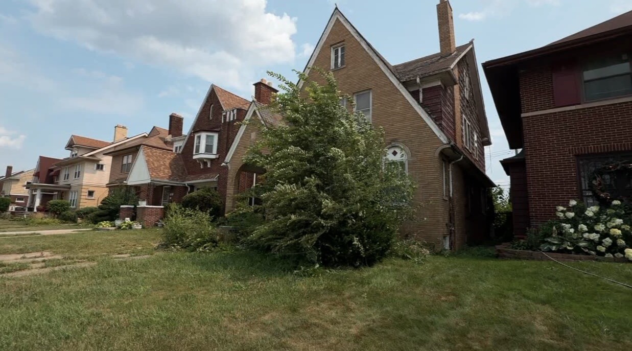 Detroit residents living in the Collingwood and Wildemere neighborhood have spent years dealing with a blighted abandoned house — and now the city is promising action.