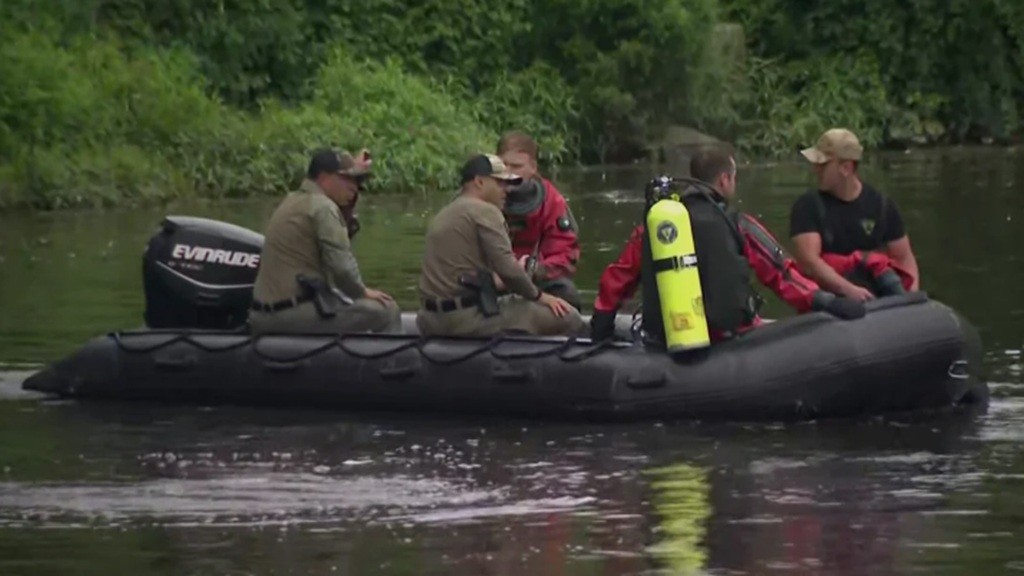 Search crews will return to the Passaic River Friday morning to continue looking for a little girl who has been missing for more than a day.