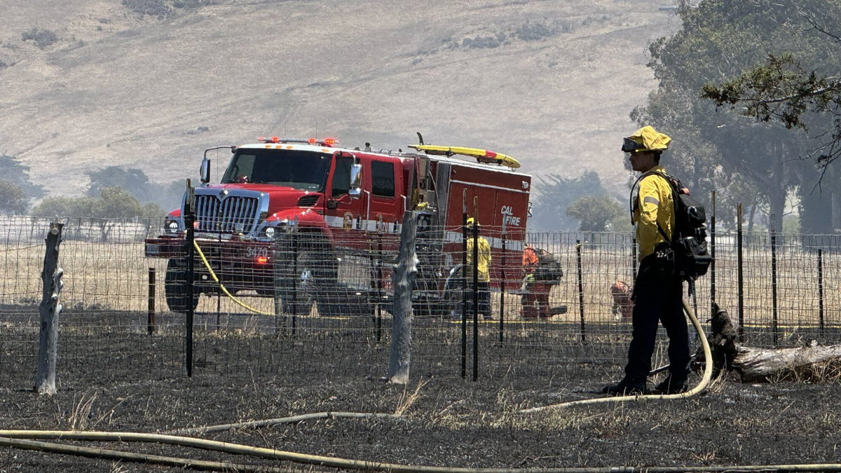 Crews battle 15-acre grass fire in SLO County